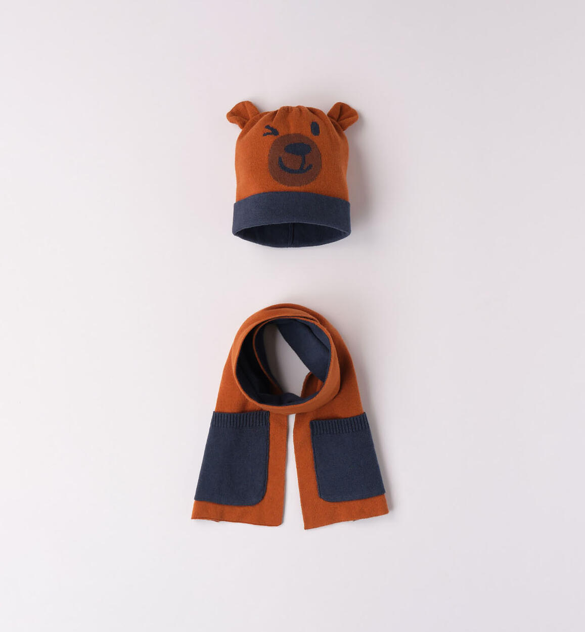 Set sciarpa con tasche e cappello per bambino MARRONE Sarabanda