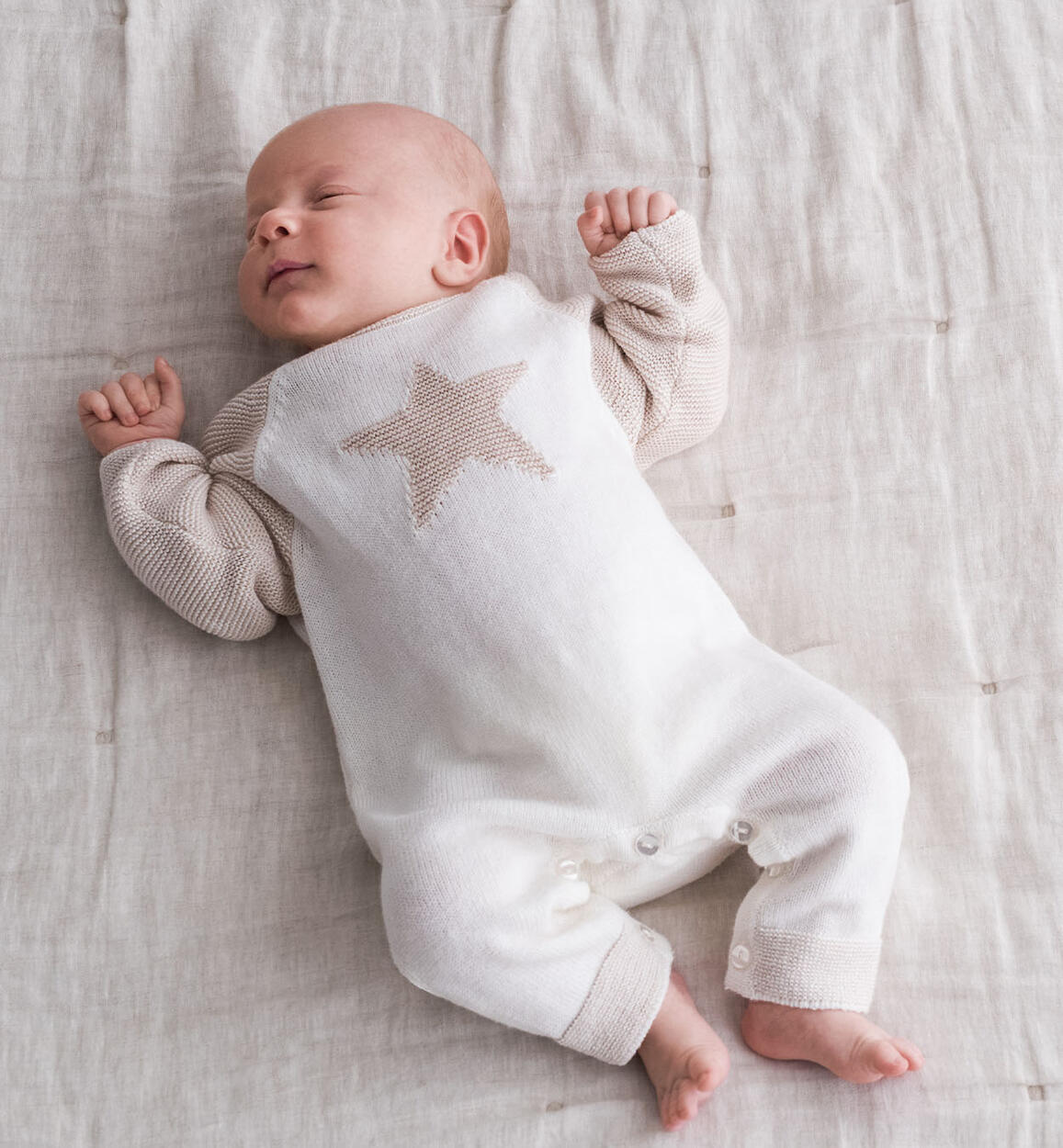 Tutina neonato con stella ad intarsio PANNA iDO